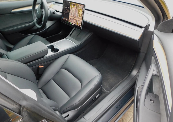 Tesla Model 3 cena 169900 przebieg: 18000, rok produkcji 2022 z Zduny małe 137